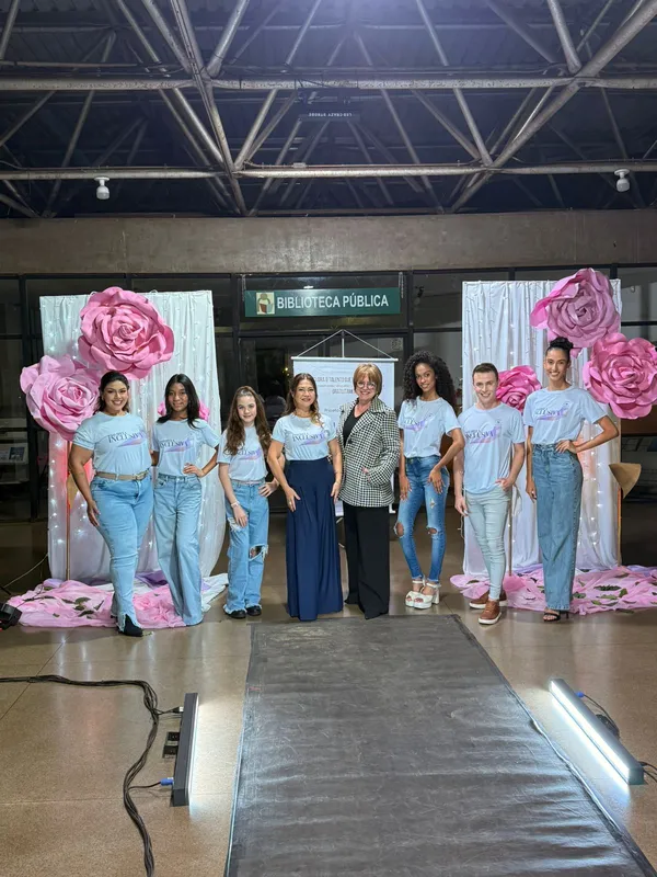 Caroline Tamioso, Evellyn Lisboa, Alícia Molonha, Glacimeire Cardoso idealizadora do evento Passarela Inclusiva, Estela Camata Secretária de Educação e Cultura de Cambé, Lara Santos, João Nones e Fernanda Santos