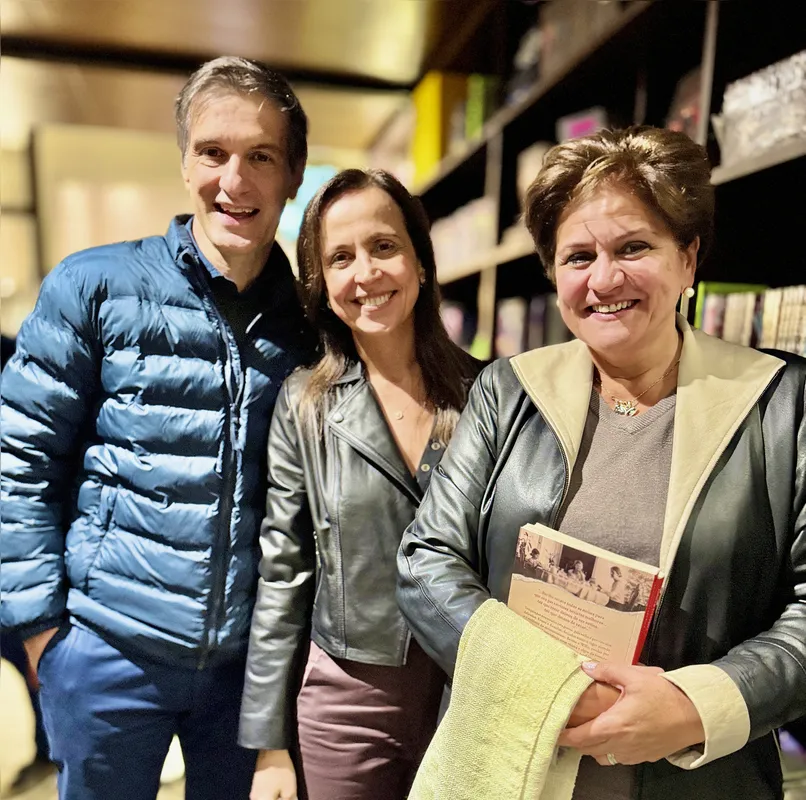 Marcos e Sandra Cabrera com Claudia Carrilho