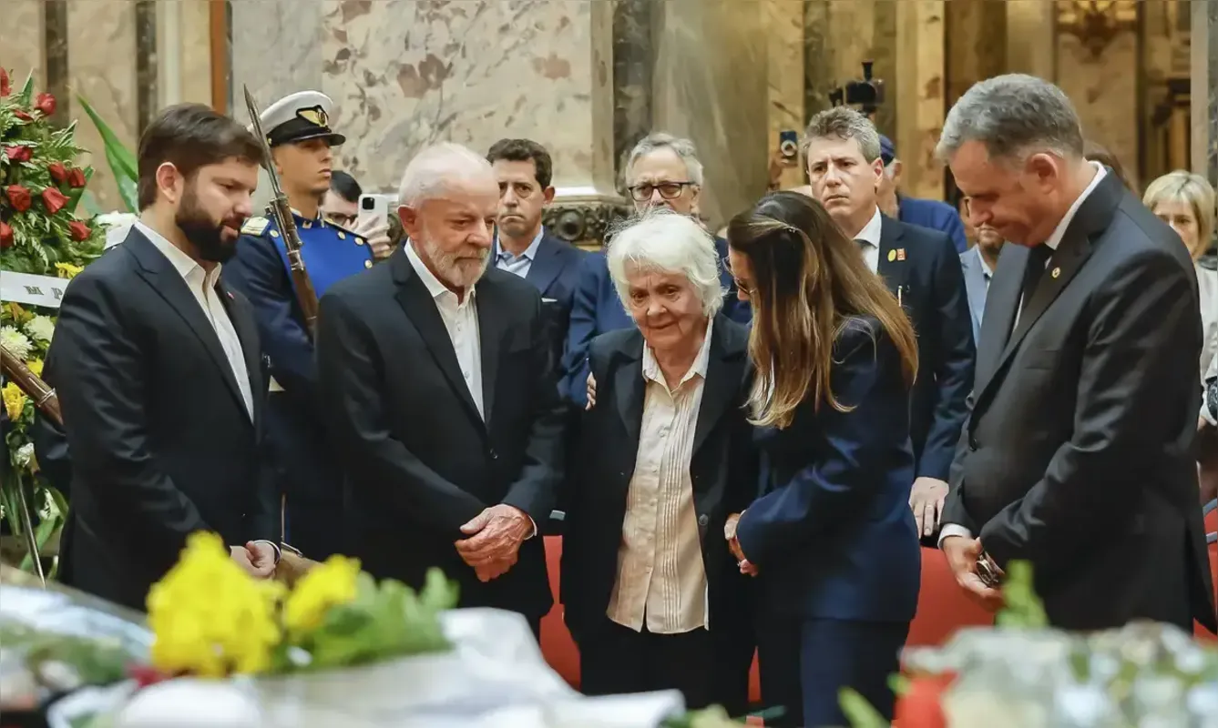 Lula e Janja conversam com a viúva de Mujica, Lucía Topolansky