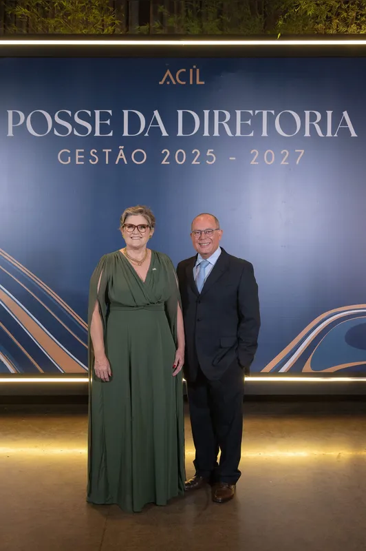 A nova presidente Vera Antunes com o superintendente da Folha Nicolás Mejía