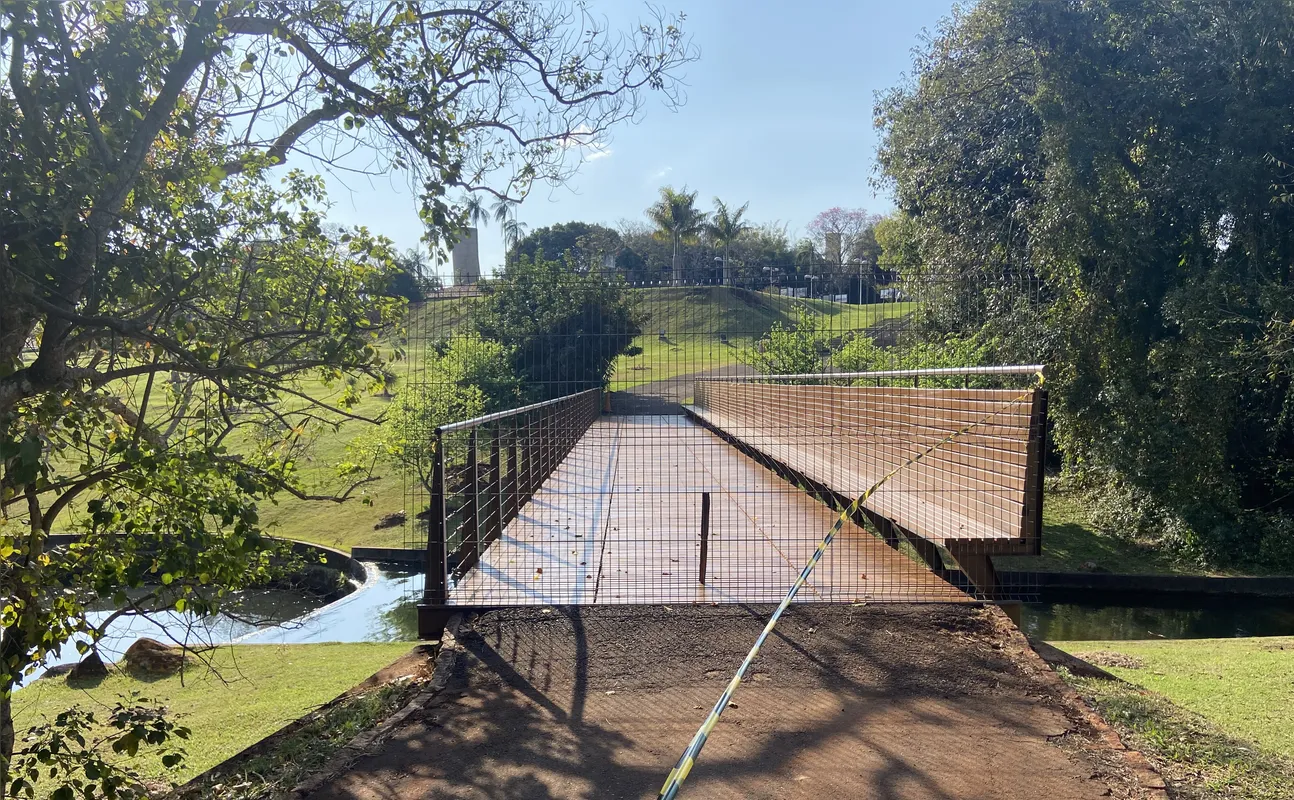 Ponte interditada no Jardim Botânico