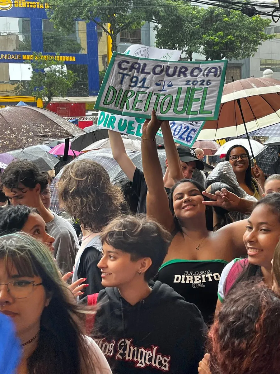 Imagem ilustrativa da imagem Confira fotos da festa dos aprovados no Vestibular da UEL