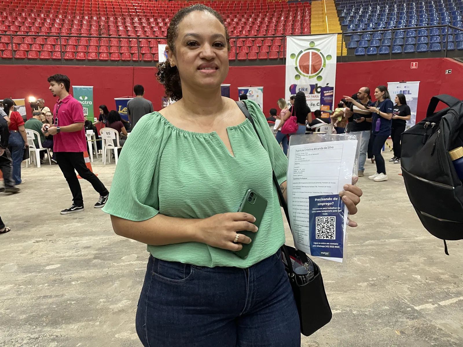 Imagem ilustrativa da imagem 'Feirão' de empregos reúne multidão no Moringão