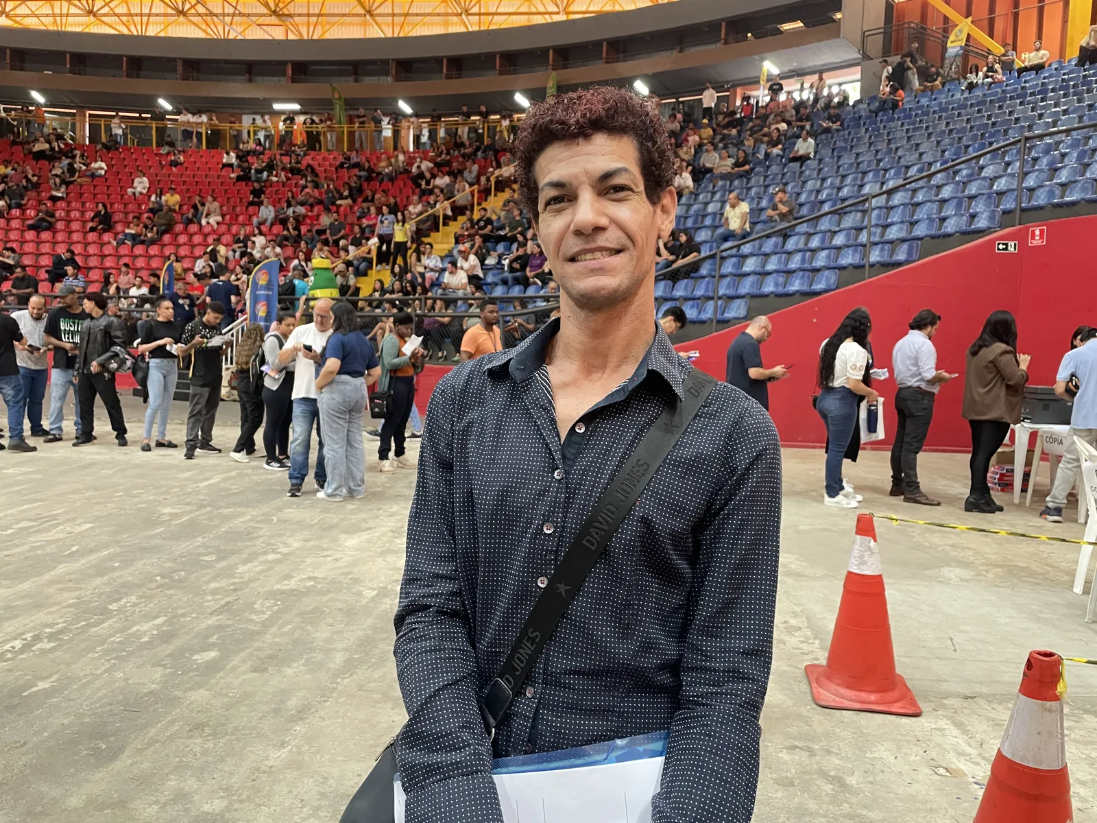 Imagem ilustrativa da imagem 'Feirão' de empregos reúne multidão no Moringão