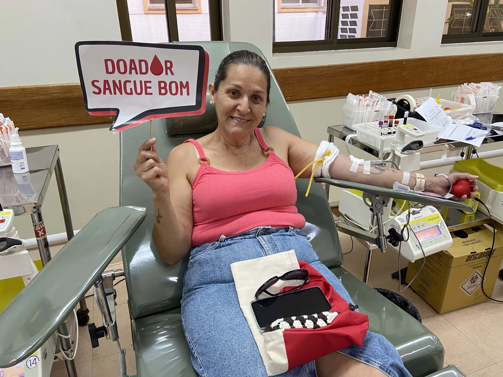 Gisvaine Chaves frequenta o Hemocentro há uma década e pretende seguir doando sangue