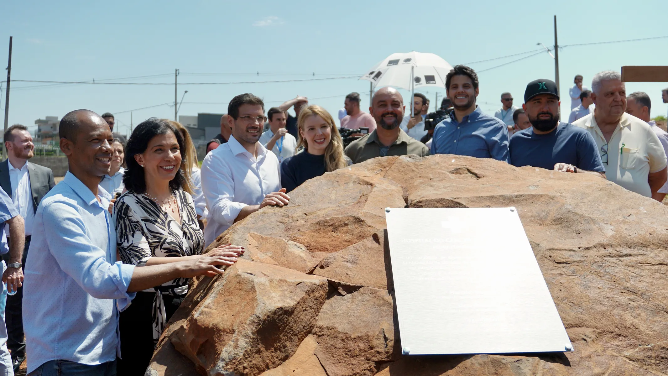 Imagem ilustrativa da imagem Lançada pedra fundamental de obra do Hospital do Câncer de Londrina