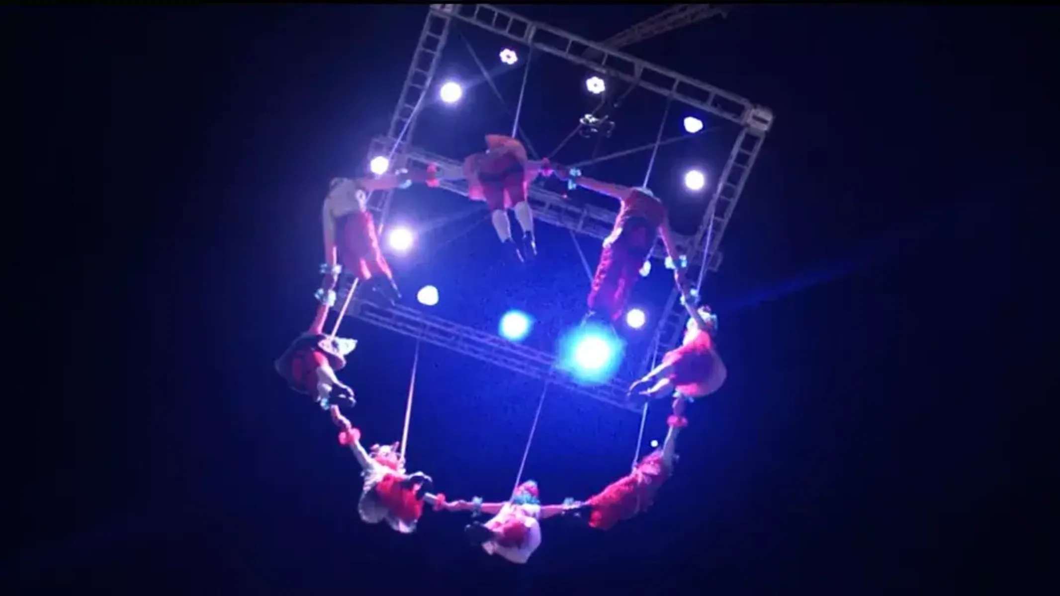 Imagem ilustrativa da imagem Natal em Rolândia terá Ballet Aéreo e árvore digital de 22 metros