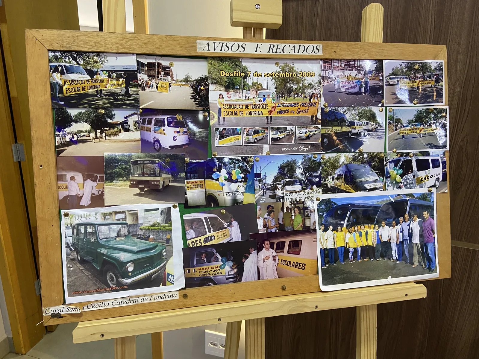 Painel de fotos contando a trajetória de Marlene Petrachin, na capela em que ela foi velada