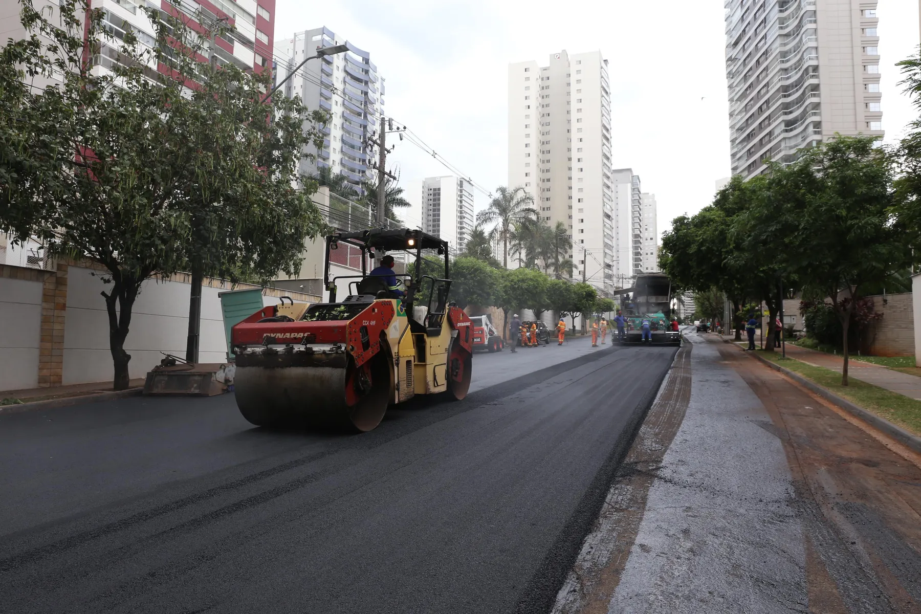 Imagem ilustrativa da imagem Prefeitura deve recapear 120 mil m² de vias em Londrina até o fim do ano
