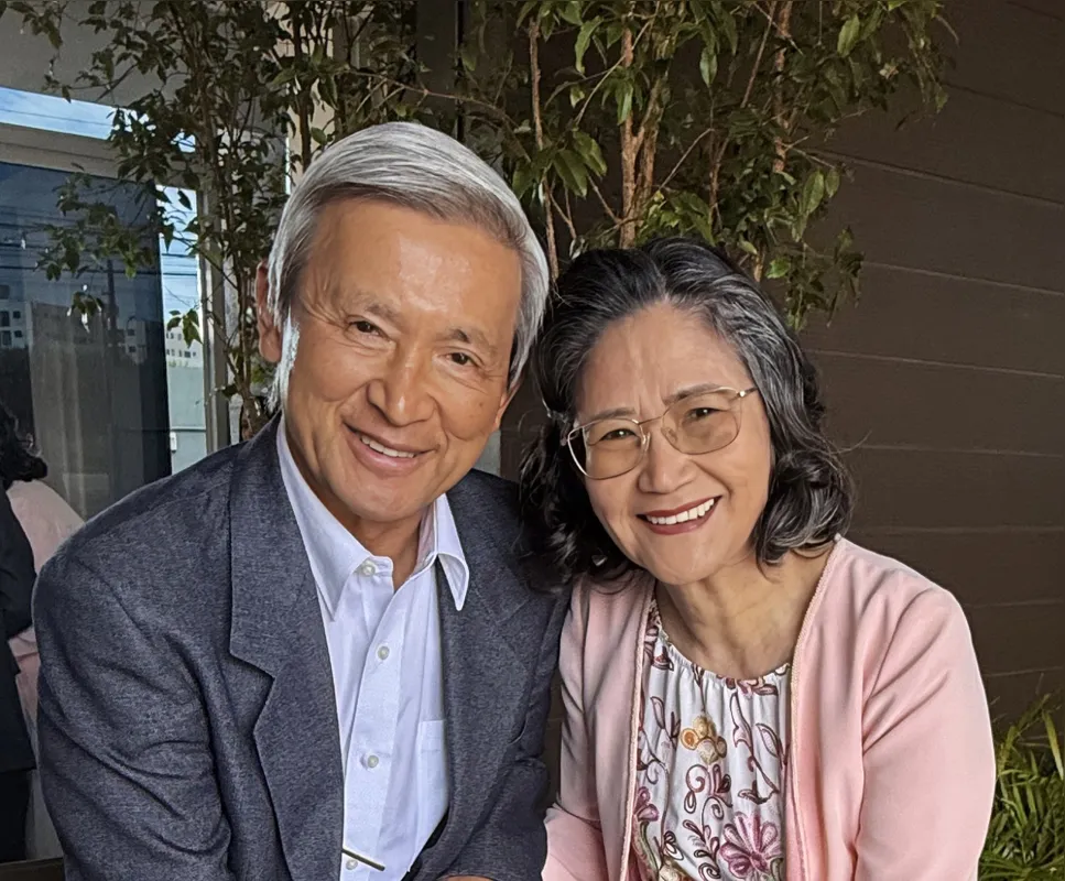 Os médicos Aureo e Elizabeth Cinagawa