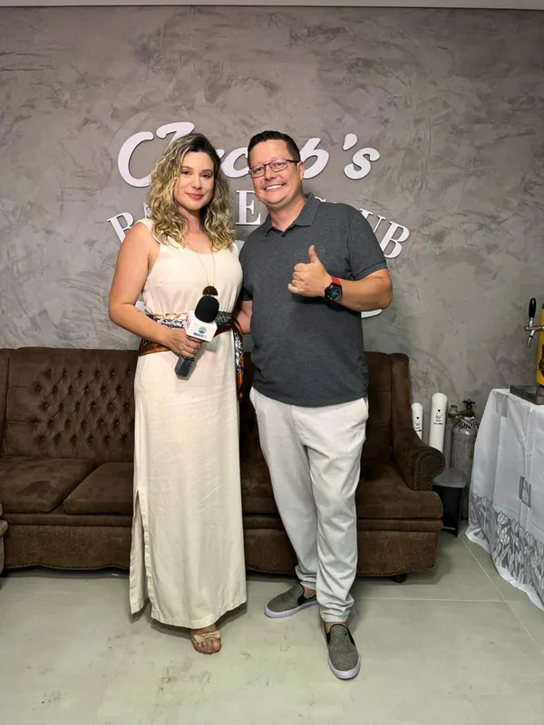Jacob sendo entrevistado pelo programa Gente