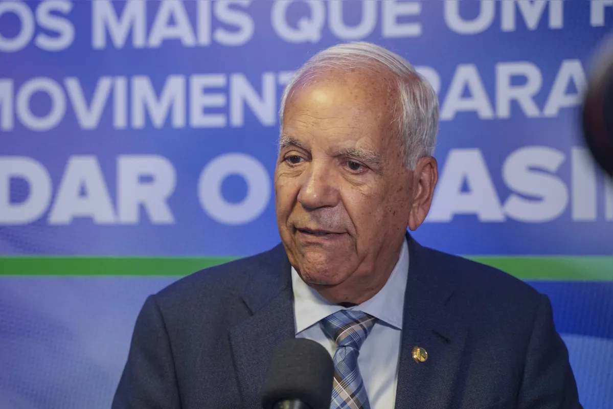 "Em vez de a Câmara dos Deputados votar medidas realmente relevantes, como o fim do foro privilegiado e o fim das decisões monocráticas — ambas já aprovadas pelo Senado —, prefere criar esse absurdo: um mecanismo que dificulta a responsabilização de parlamentares", criticou  Oriovisto Guimarães