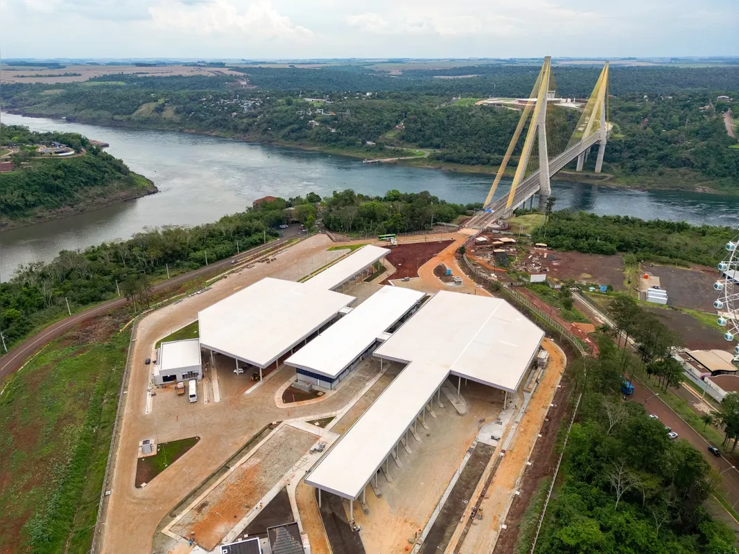 Imagem ilustrativa da imagem Brasil e Paraguai discutem abertura da Ponte da Integração