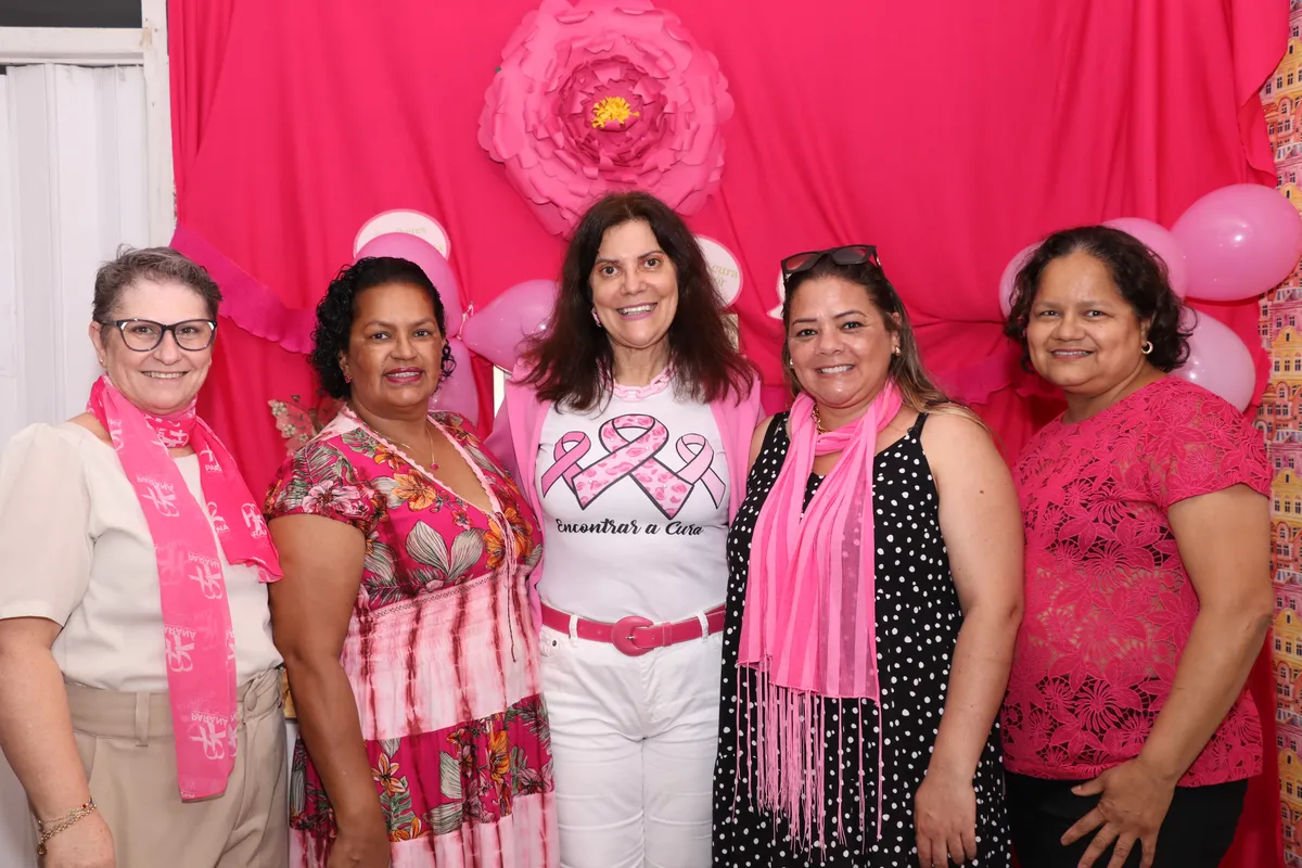 Marli Romagnoli, Aparecida Pereira, a presidente Maria Montes, Andrea Alves da Silva e Joseane Aparecida