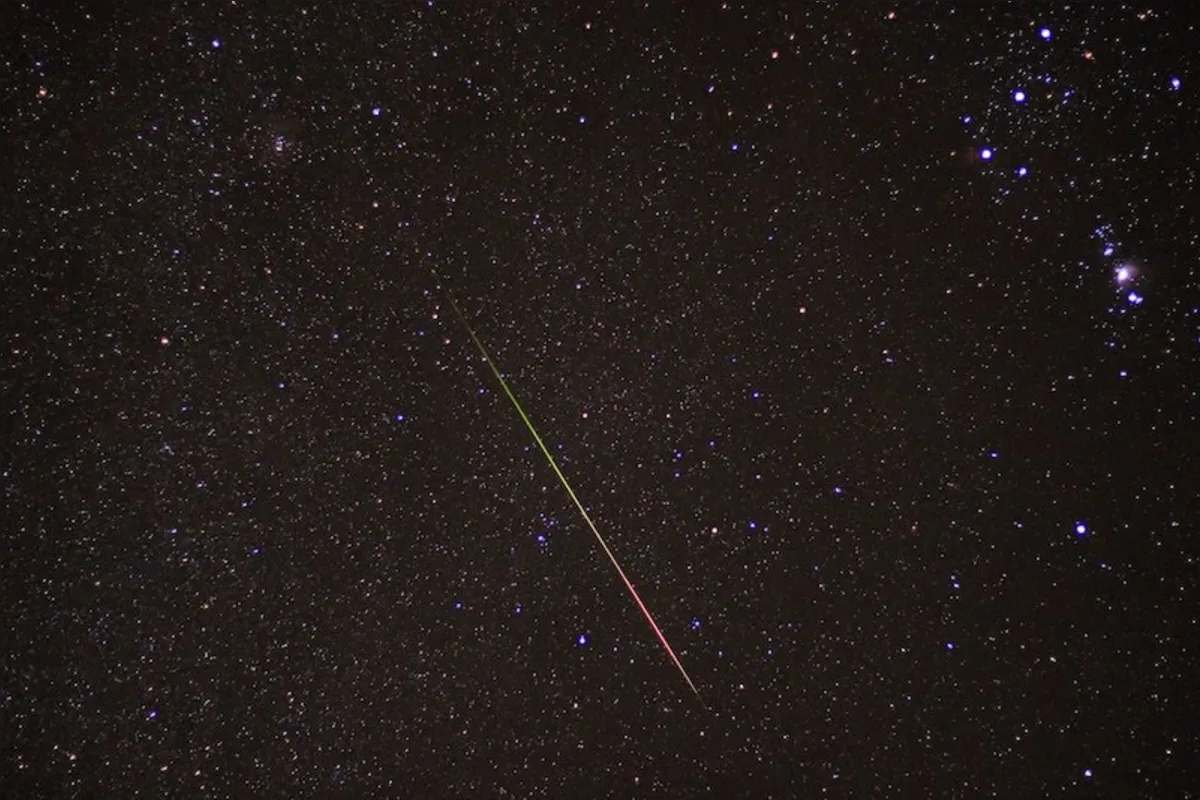 James McCue (Novo México) capturou este meteoro das Orionídeas em 22 de outubro de 2023
