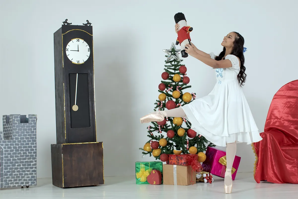 "O Quebra-Nozes", um dos mais bonitos balés de Natal, com alunos da Escola Municipal de Dança, tem diração de Marciano Boletti e Luciana Lupi