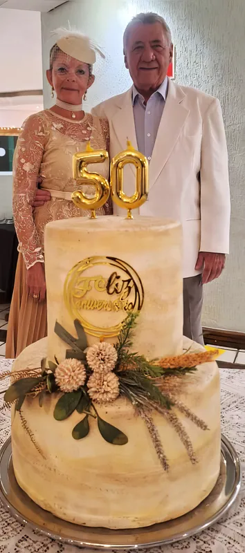 O casal em momento especial da comemoração