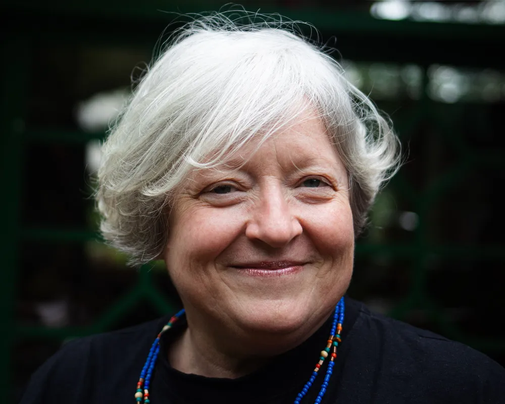 Karen Debértolis: "Com a tecnologia, o cenário literário mudou e se deslocou geograficamente, na minha opinião"