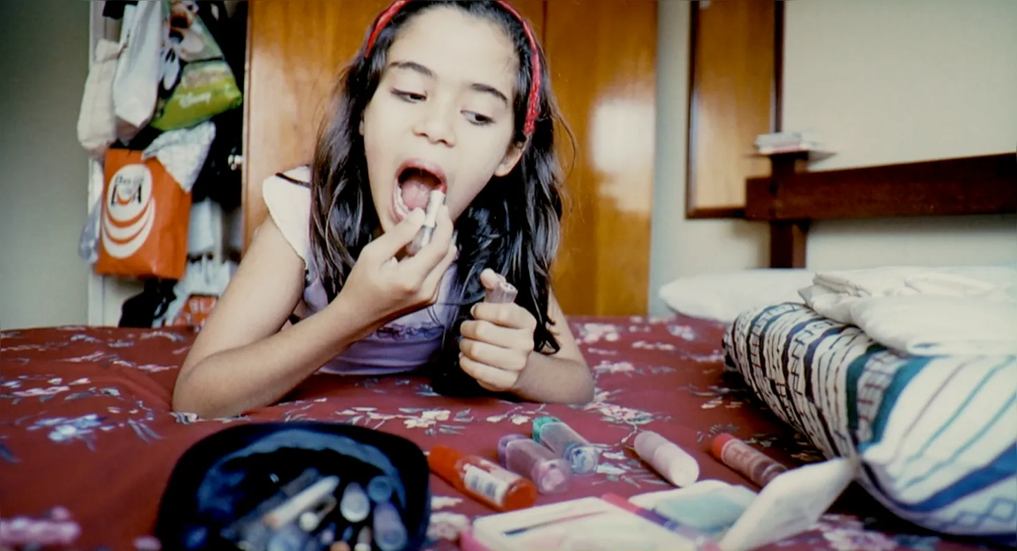 "Vinil Verde": menina é proibida de ouvir um disco pela mãe