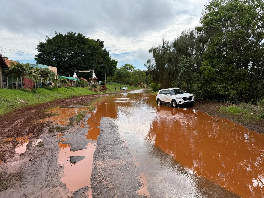 Imagem ilustrativa da imagem Defesa Civil contabiliza estragos da chuva em Londrina