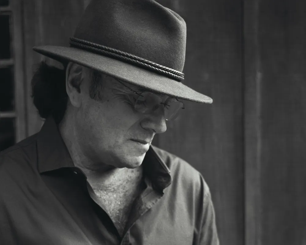 Almir Satter faz show gratuito no Teatro Marista no dia 19 de dezembro, turnê é promovida pelo Sesc PR