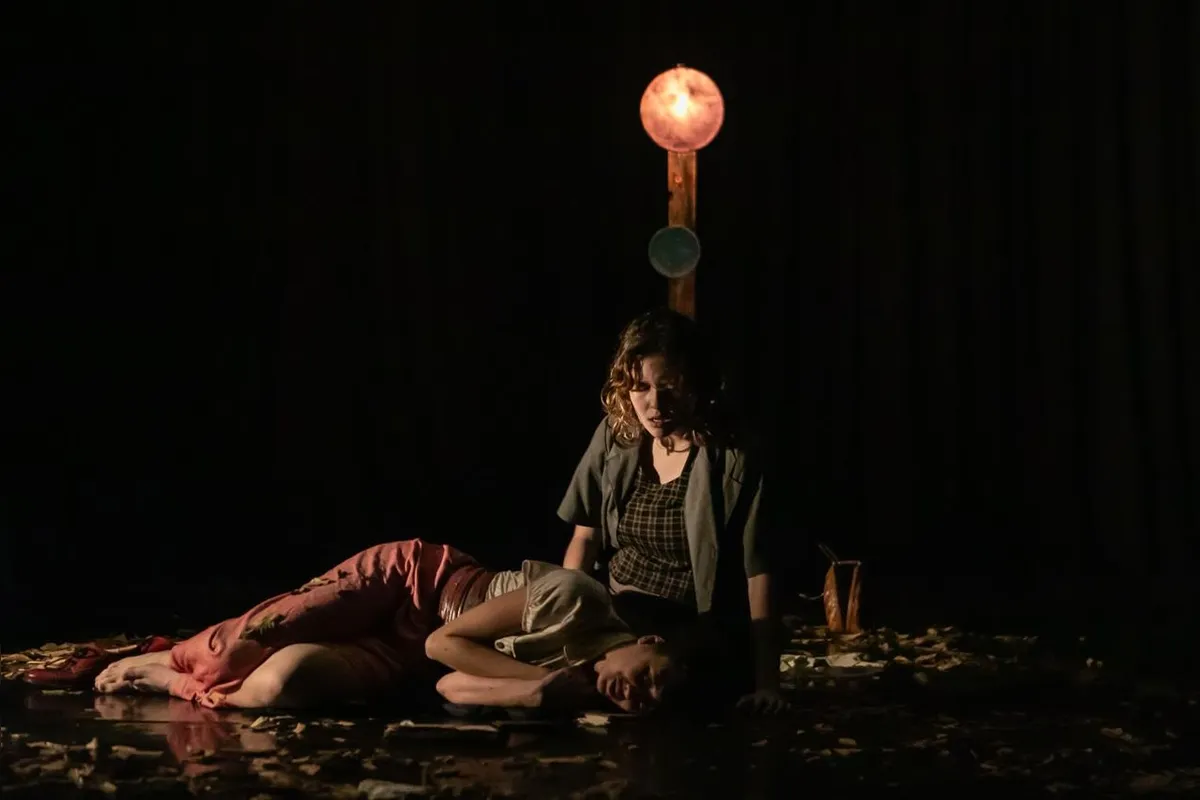 "Kiria, Puri e Vian" será apresentado na quinta-feira (4) e evoca cenas que dialogam com a vida de uma companhia de teatro