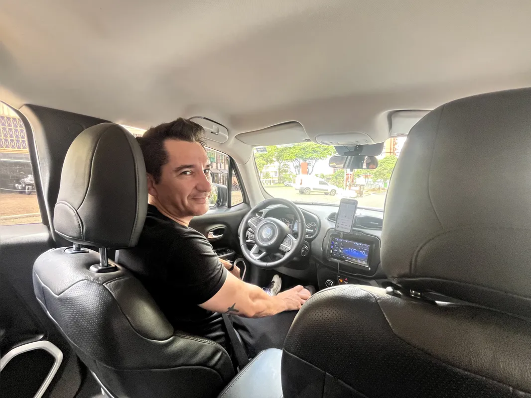 O motorista de aplicativo Wesley Ribeiro retornou há pouco do Canadá: “Lá fora, percebi como é importante pensar no amanhã"