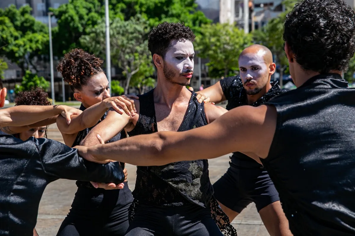 No sábado (11) a companhia Focus leva o Festival de Dança às ruas de Londrina com o espetáculo "Trupe"