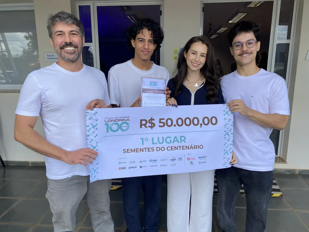 Thiago Figueiredo Zani  com sua equipe