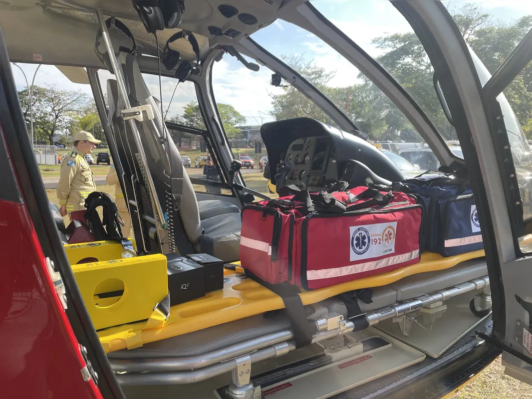 Imagem ilustrativa da imagem Helicóptero dos Bombeiros auxilia no combate a incêndio no Limoeiro