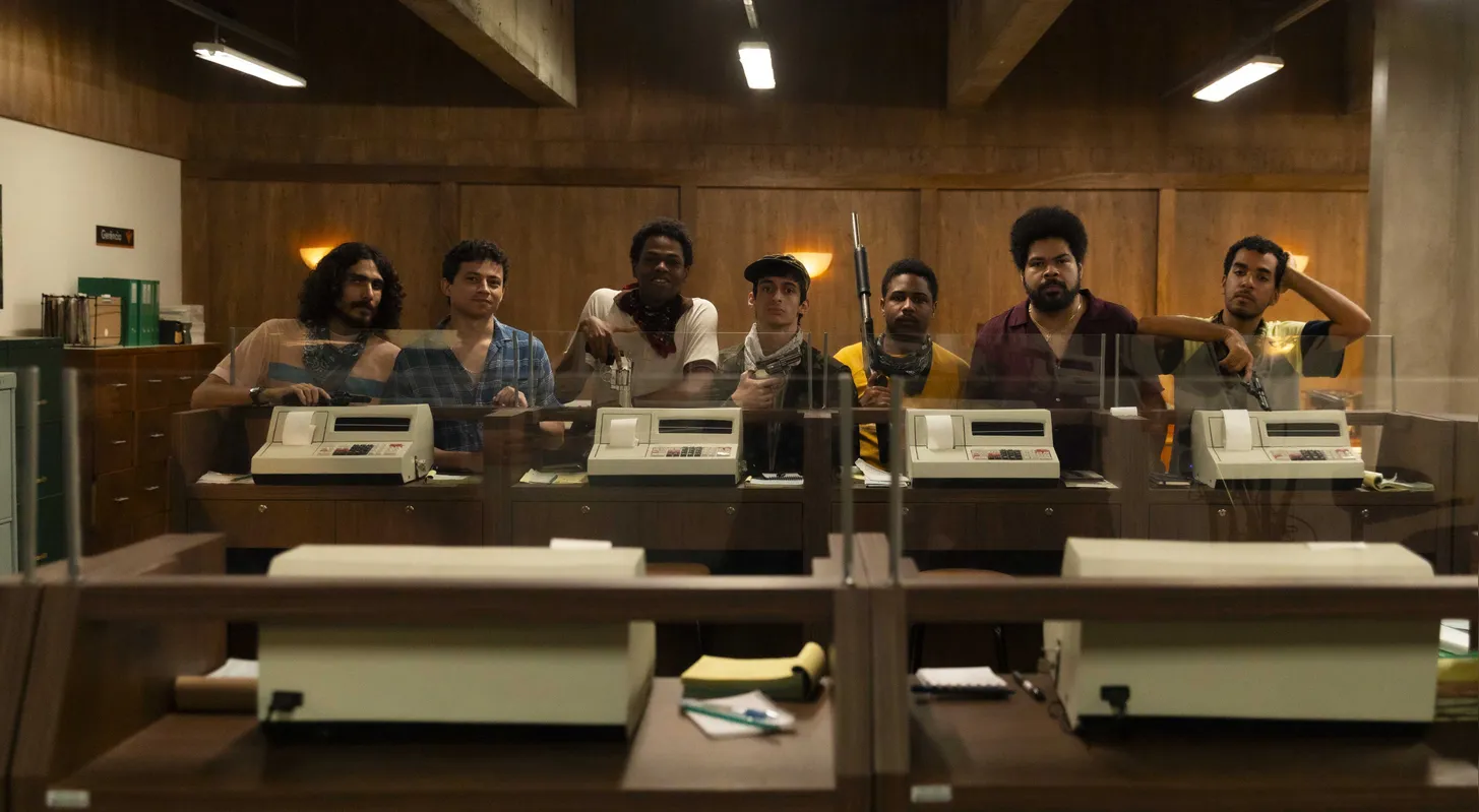 Cena do filme "Assalto à Brasileira", que chega a Londrina este mês, para mostrar a ação de bandidos que quase viraram mocinhos no imaginário popular