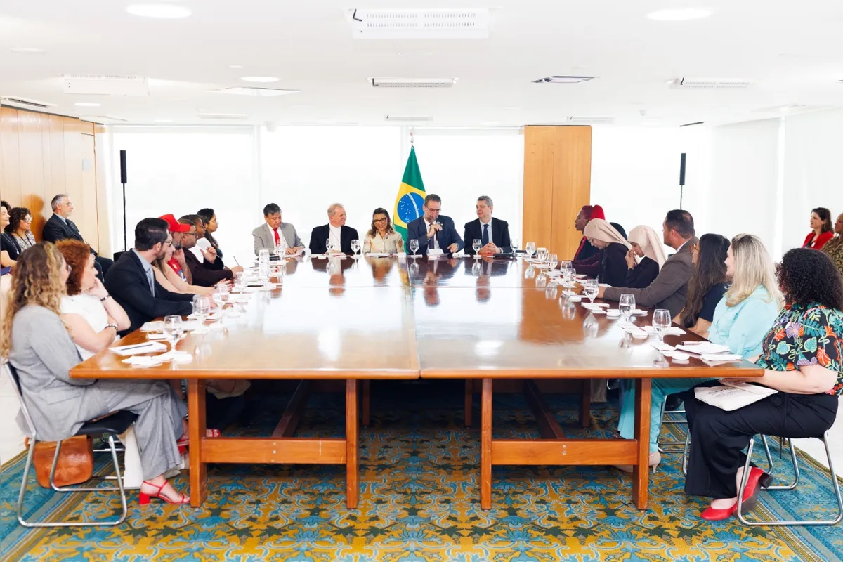 Imagem ilustrativa da imagem Itaipu e Cáritas firmam convênio para implantar Cozinhas Comunitárias Sustentáveis