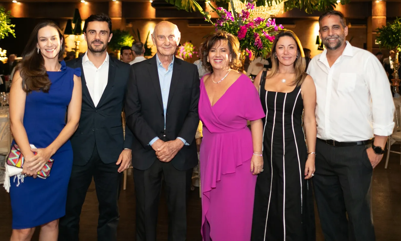 A nova presidente do Pró-Vida, Silvana Kantor, com a família: Giuliana e Marcello Kantor Bordin, Oezir Kantor, Fernanda Kantor Bordin e Felipe Figueiredo
