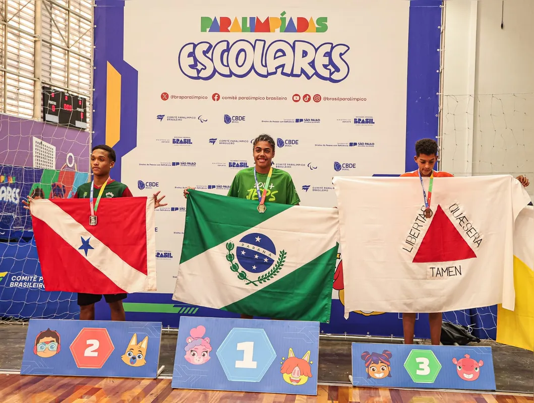 Pódio da categoria Parabadminton SI, com Saulo no primeiro lugar