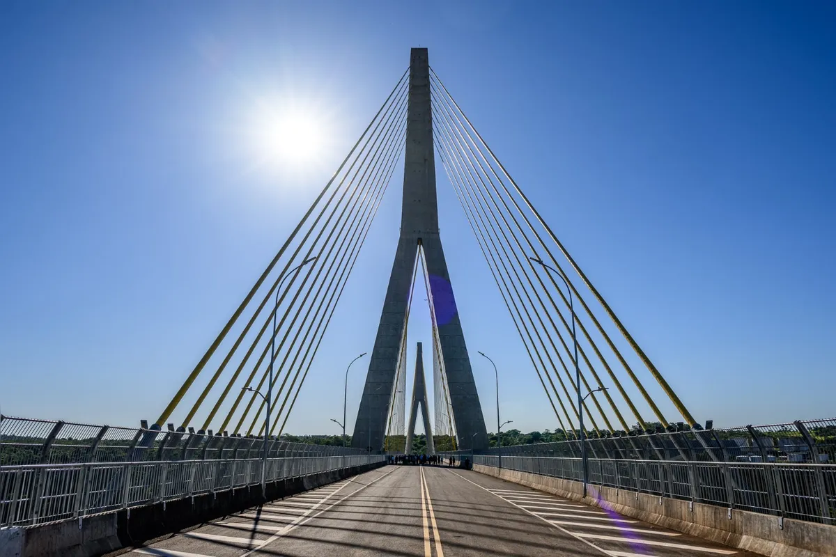 Imagem ilustrativa da imagem Lula inaugura Ponte da Integração em Foz e critica quem constrói ‘muros’