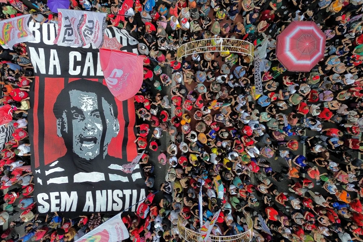 Na cidade de São Paulo, manifestantes se reuniram em frente ao Masp