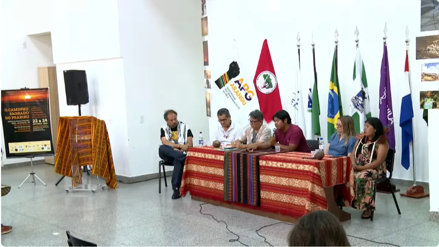 Gilberto Benites durante fala no seminário sobre os Caminhos do Peabiru, na Unila, em Foz do Iguaçu