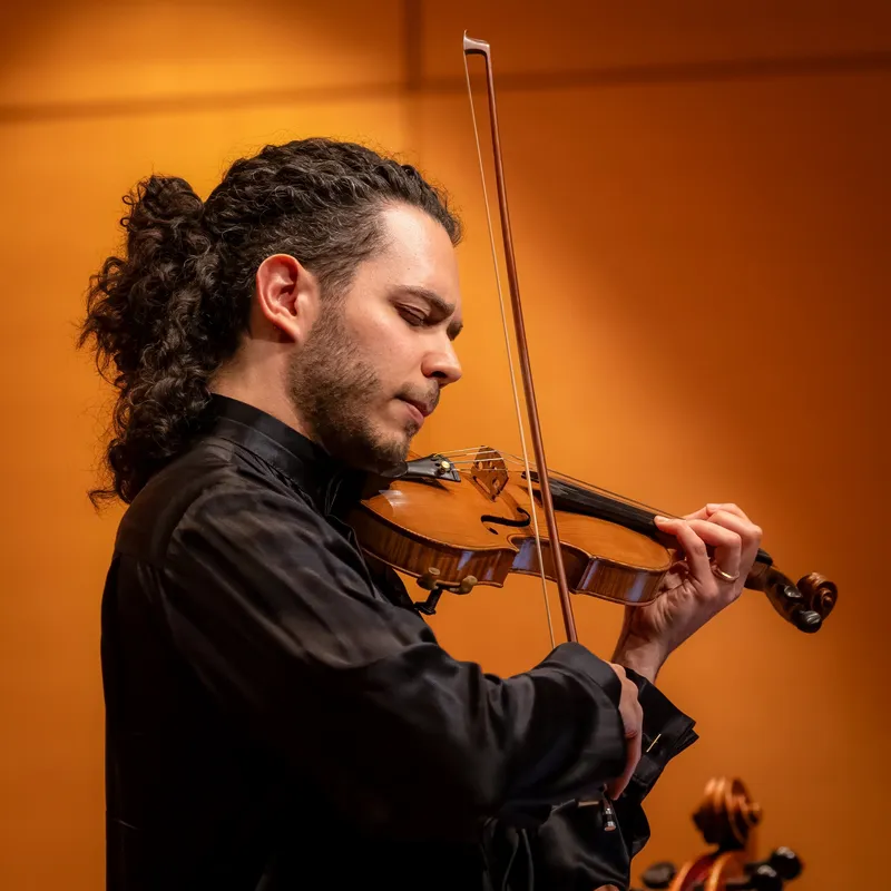 Matheus Garcia Souza: solista convidado, já se apresentou em mais de 160 concertos em um ano e colaborou com trilhas sonoras