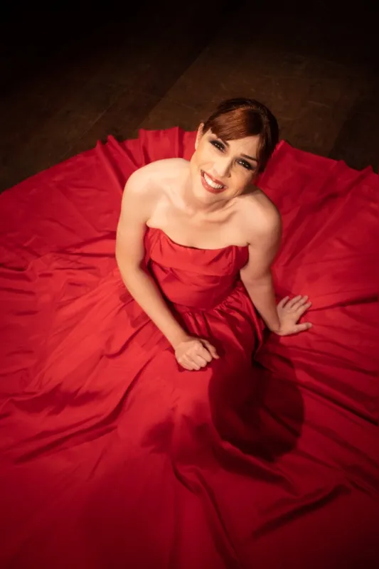 A soprano Melina Peixoto, conhecida por sua atuação marcante nos palcos, será a solista do concerto