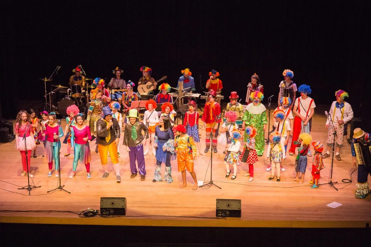Espetáculo leva ao palco do Ouro Verde cerca de 50 instrumentistas de todas as idades do Estúdio Flauta e Fole, do Projeto Música Criança e da Escola de Música Batuque