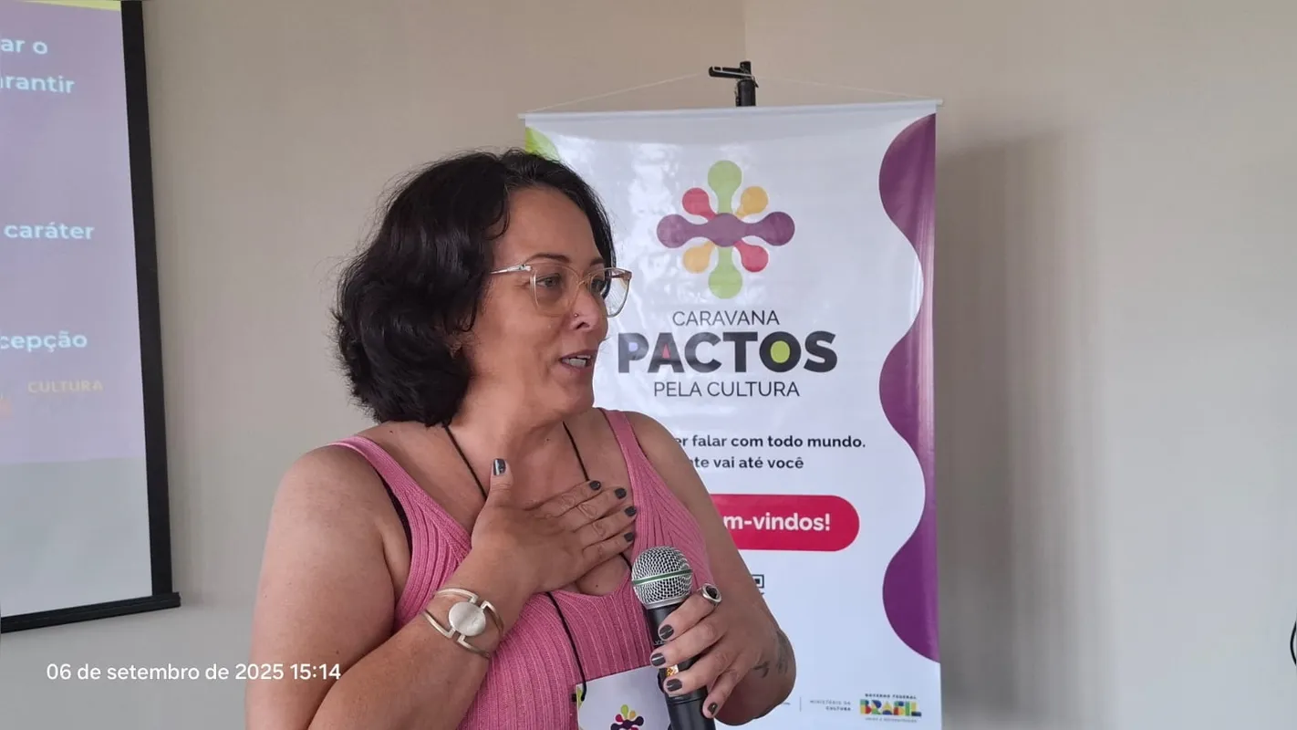 Eliacir França, do Instituto Cidadania, no encontro com produtores culturais, gestores e artistas em Londrina