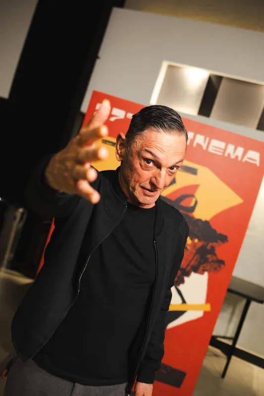 Paulo Miklos: "Sempre considerei os londrinenses calorosos, roqueiros. Fizemos shows eletrizantes aqui e voltar em uma situação tão diferente (no cinema) foi uma experiência muito rica”