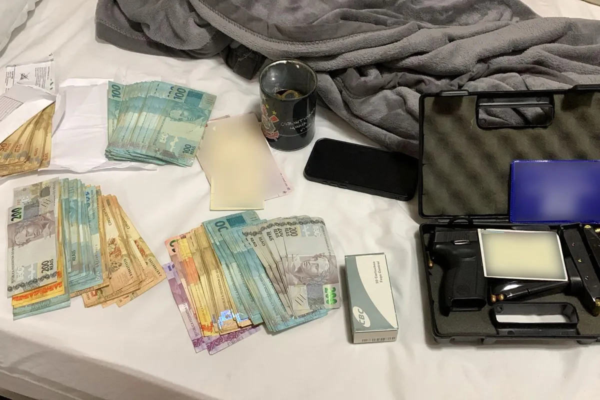 Imagem ilustrativa da imagem Polícia Civil cumpre mandados contra grupo investigado pelo roubo de US$ 210 mil em Londrina