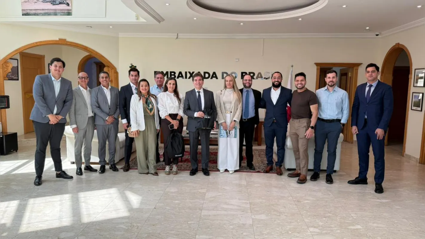 Entre os momentos marcantes, a comitiva foi recebida na Embaixada do Brasil no Catar pelo embaixador Marcelo Otavio Dantas Loures