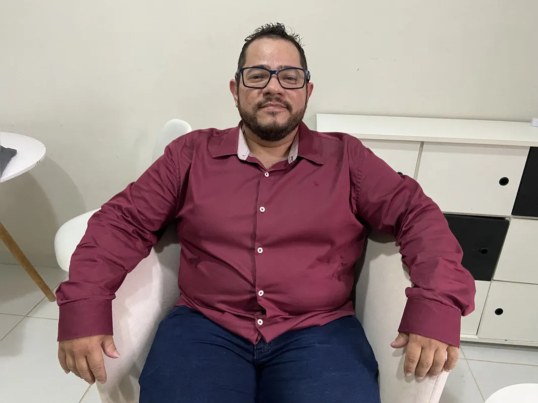 José Francisco Leite concilia tornearia mecânica com a psicologia clínica: transição de carreira