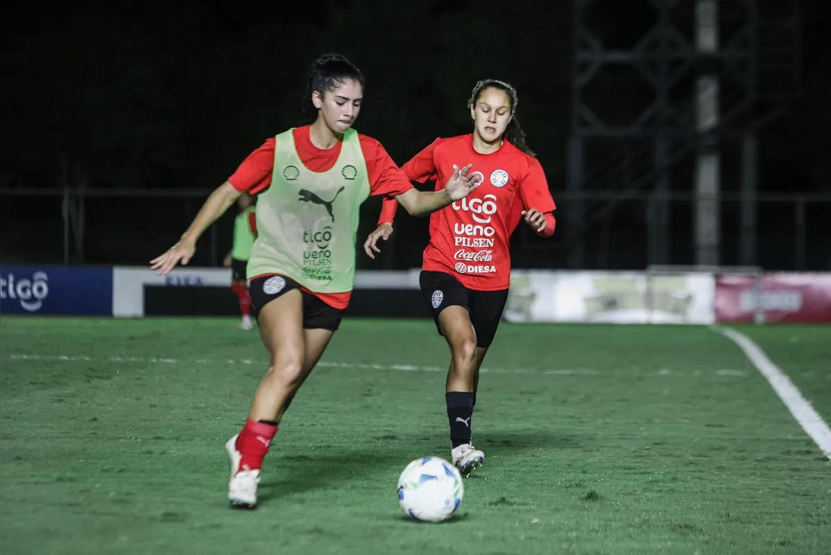 Dahiana em treino na Associação Paraguaia de Futebol, em janeiro deste ano: "vale a pena acreditar e se dedicar"
