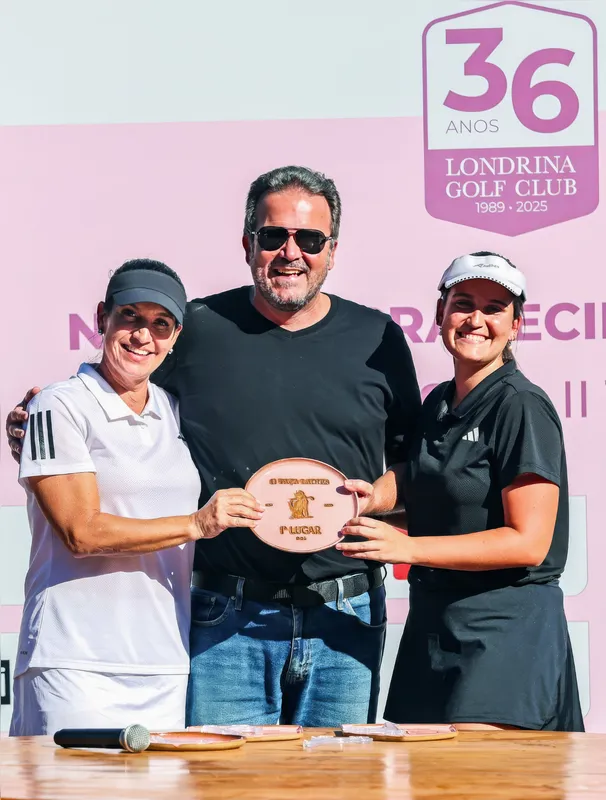 Ganhadores do 1º Lugar Net - Caroline Marin e Manuela Marin com o Presidente do LGC, Fabio P. Marin.