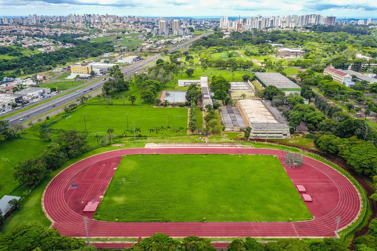 A Universidade Estadual de Londrina ajudou a impulsionar o crescimento da cidade: 14 órgãos prestam serviço à comunidade