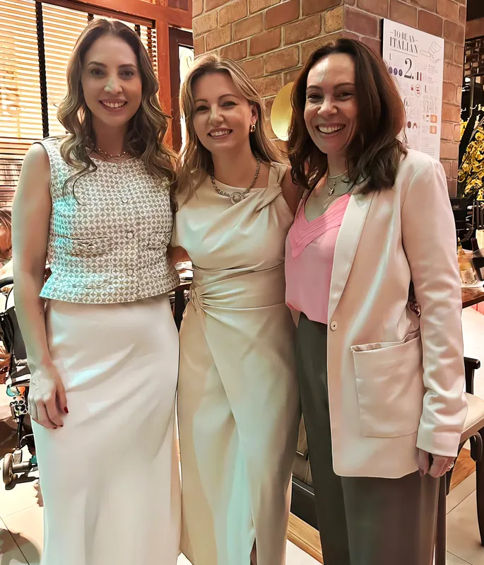 Camila Schweger , Daniele Consalter Abrão e Muzayam Consalter
