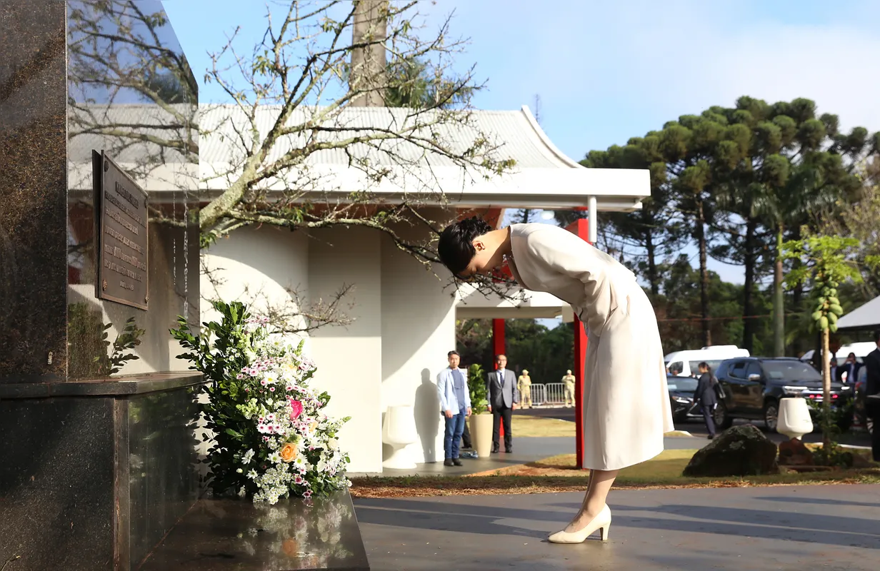 Diplomacia e tradição: princesa Kako de Akishino, do Japão, visita Londrina. O encontro celebra os 130 anos de amizade entre as nações e honra a comunidade nipo-brasileira.